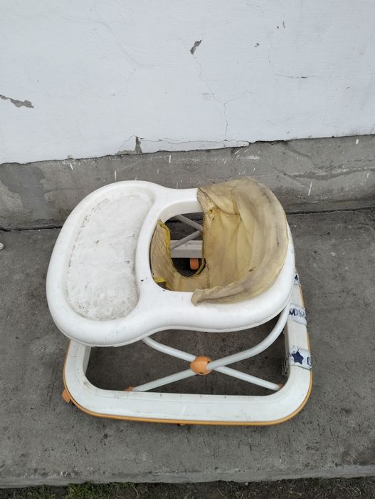 Продам детский стол