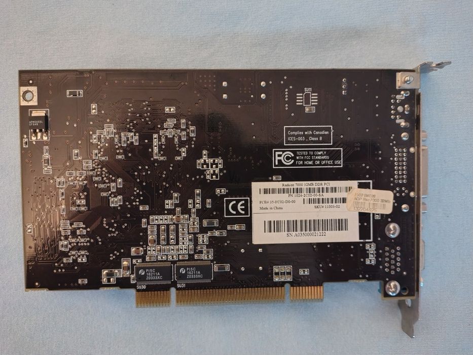 Placa video retro Sapphire ATI RADEON 7000 32 MB PCI