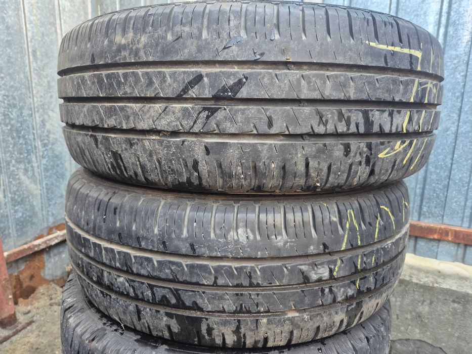 2 Anvelope de VARA - 215/65/15C - HANKOOK - Stare BUNA - DOT 2018 !