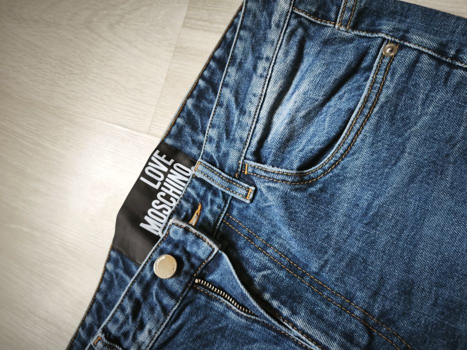 Мъжки дънки:LOVE MOSCHINO,