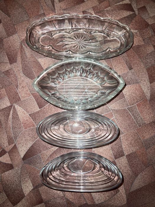 Стеклянные вазочки