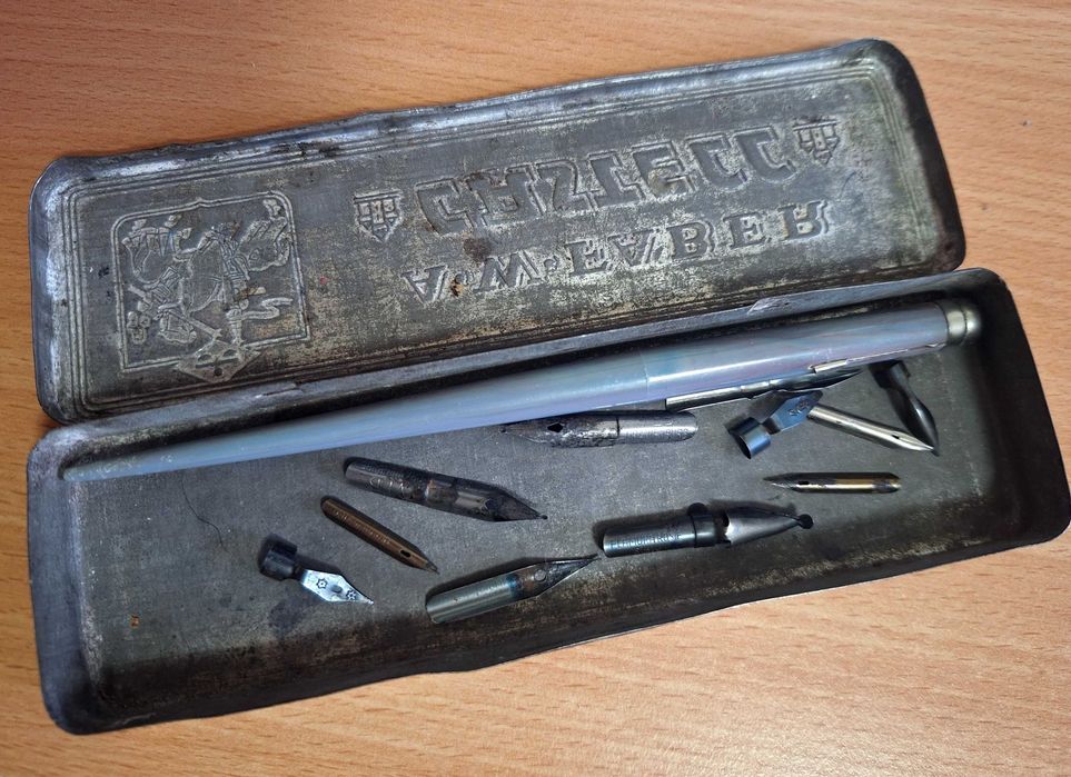 Penar de colectie vintage old A.W. Faber Castell cu penite si toc 1905