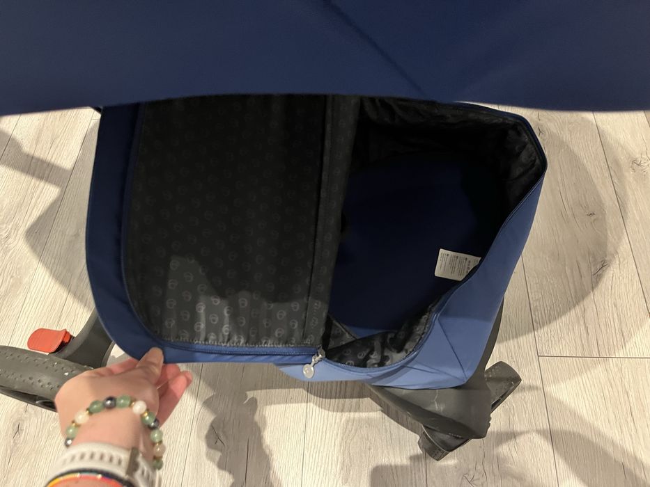 Vând Cărucior Stokke® Xplory X 2 în 1 – premium, sigur și confortabil