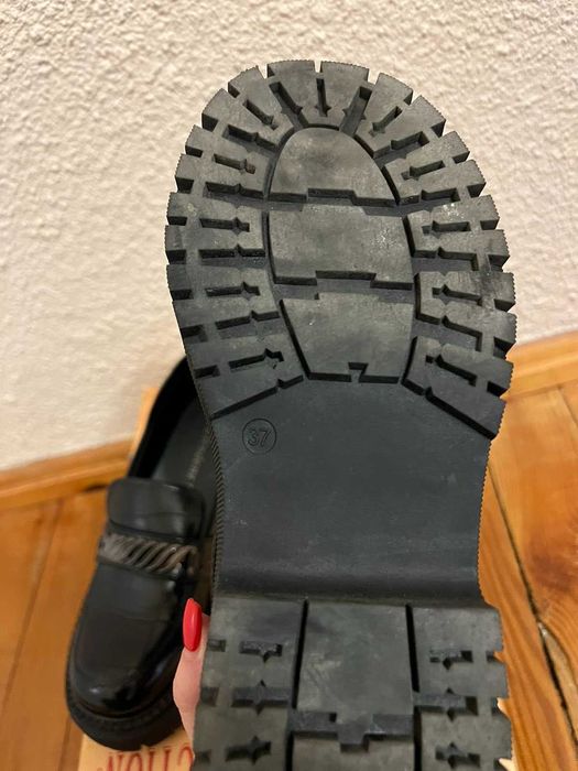 Маратонки GUESS ГЕС и обувки различни видове и модели