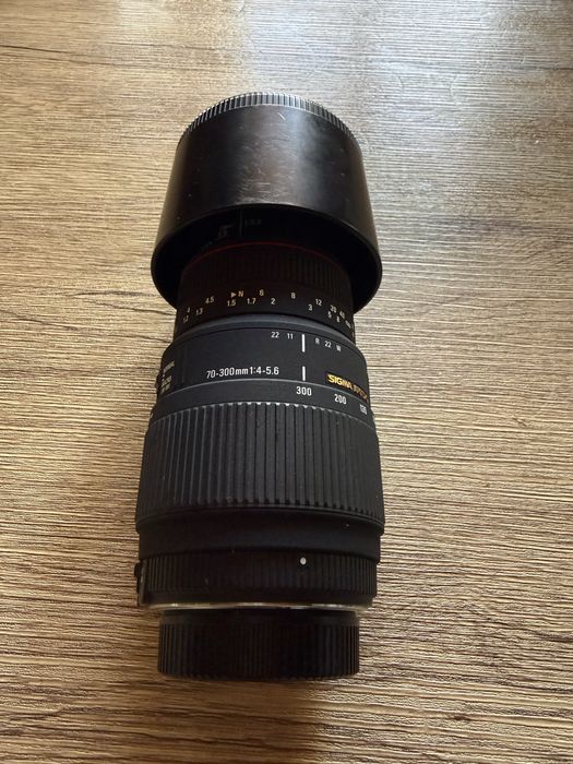 SIGMA AP0 DG 70-300 1:4- 5.6