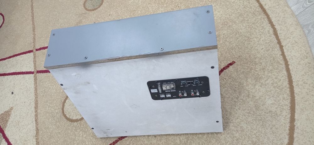 Продам сабвуфер в машину