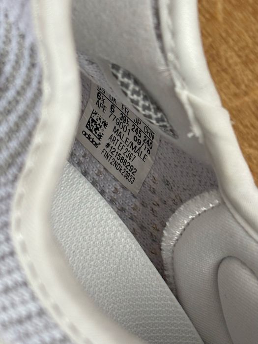 Adids Yeezy 350