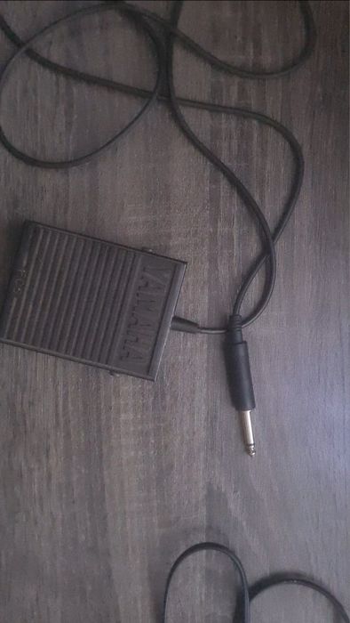 Yamaha P-85 | Pian digital 88 clape grele + stativ + pedală