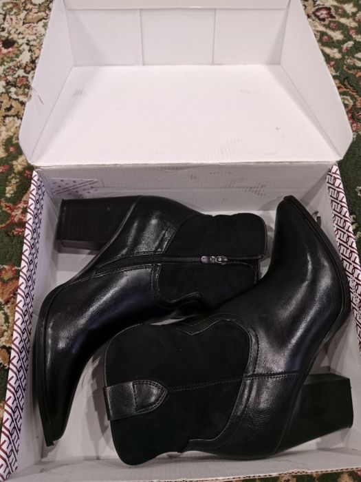 Срочно продам новые сапоги