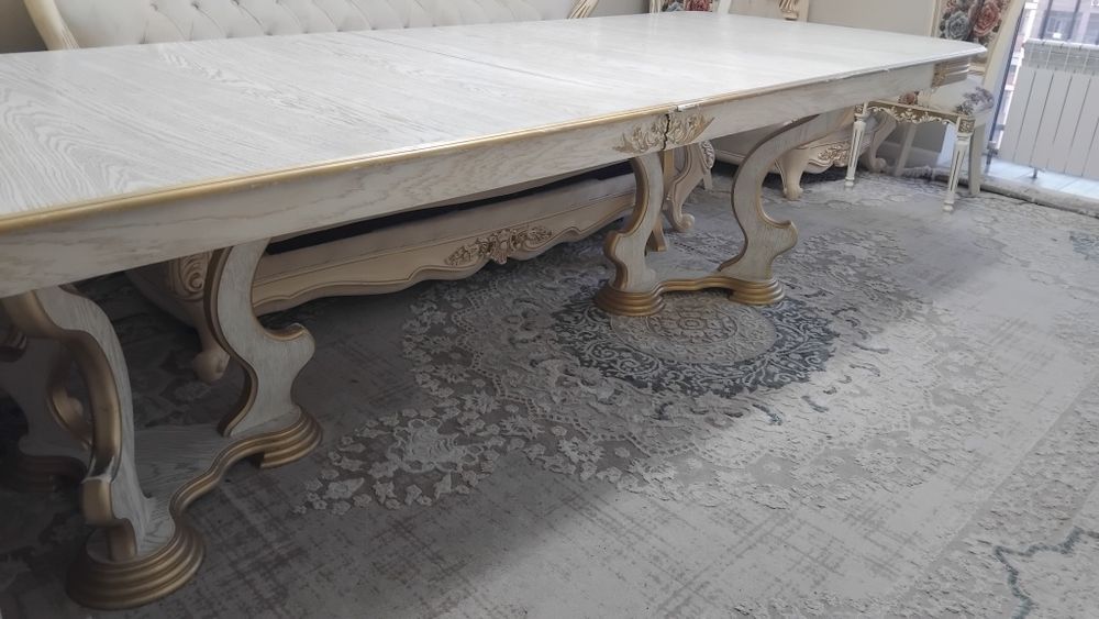 Продаю Стол и стулья