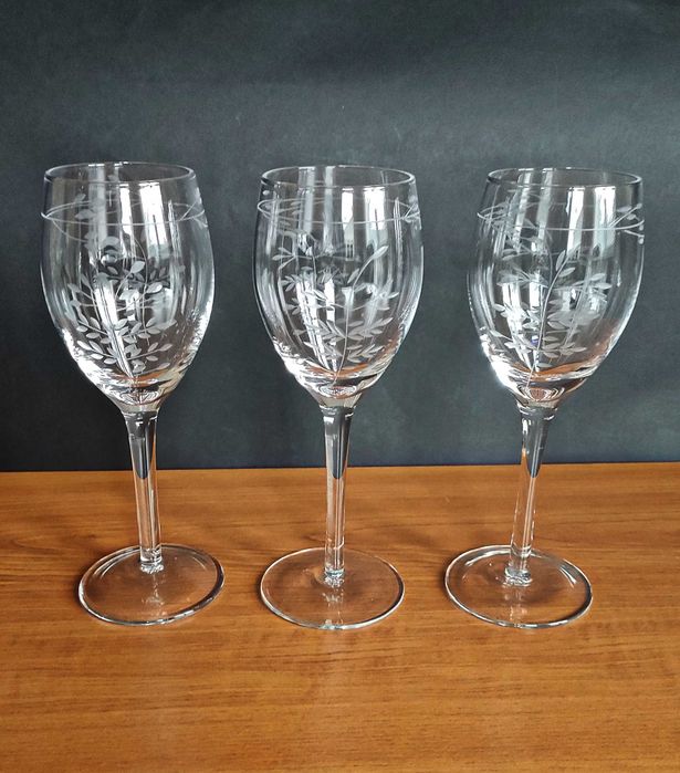 3 бр. елегантни високи кристални чаши за вино