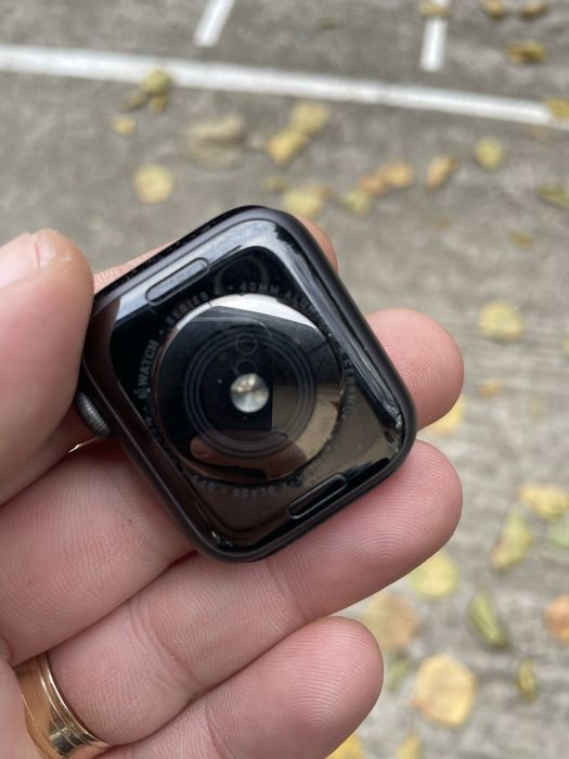 Pentru piese apple watch 4 placa buna