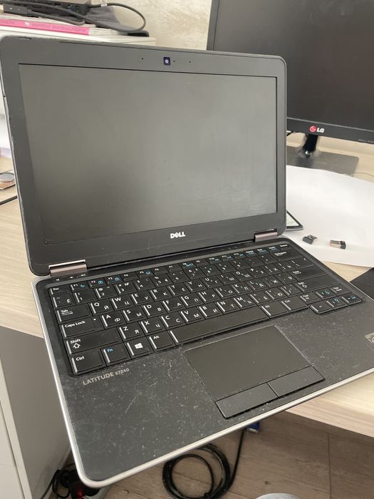 Продается Dell E7240