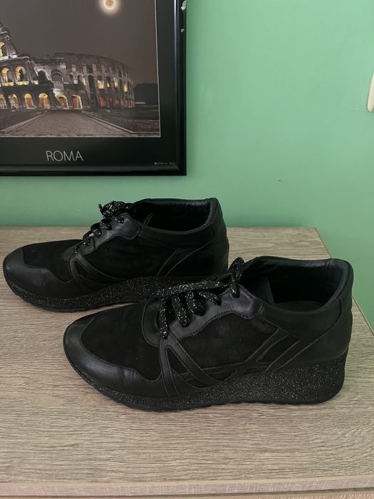 Черни сникърси