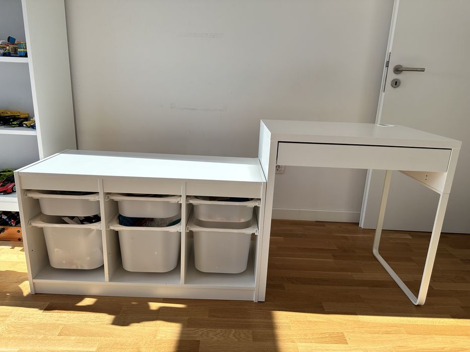 Birou Micke Ikea si ansamblu depozitare