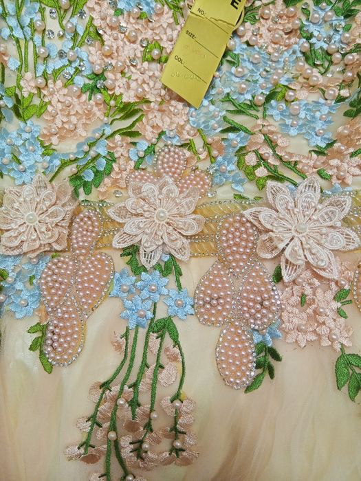 Продам новое платье