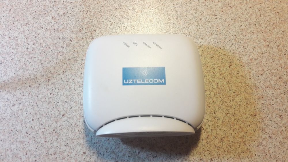 Модем Узонлайн и зарядник