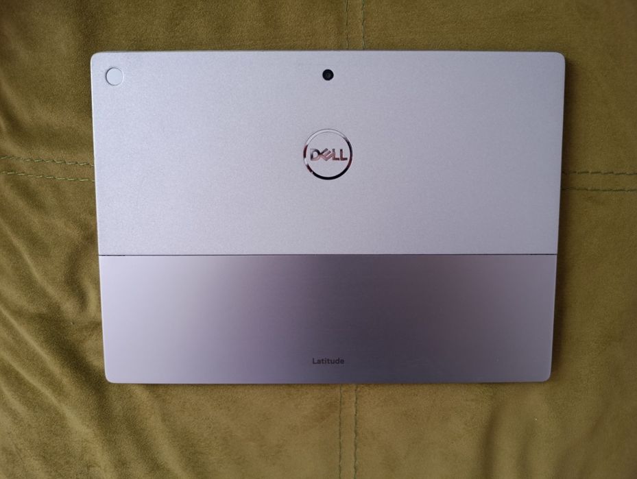 Tableta Laptop 2-in-1 Dell Latitude 7320 Detachable | i7 | 16GB RAM | 256GB SSD | Windows 11 Pro