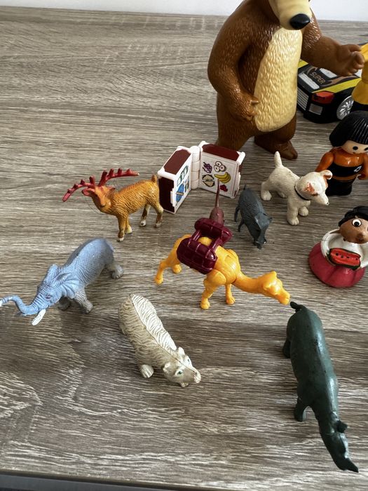Лот от различни играчки