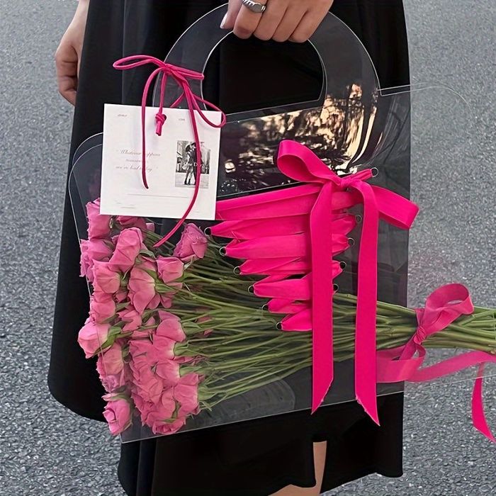 Прозрачный короб и сумочки к 8 марта