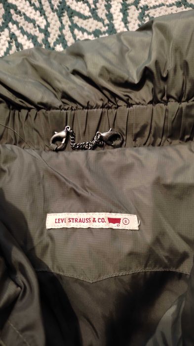 Geaca cu puf Levi's