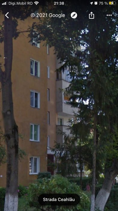Vand apartament cf.1 cu 3 camere in Dambu , str. Ciucas et. 4/10