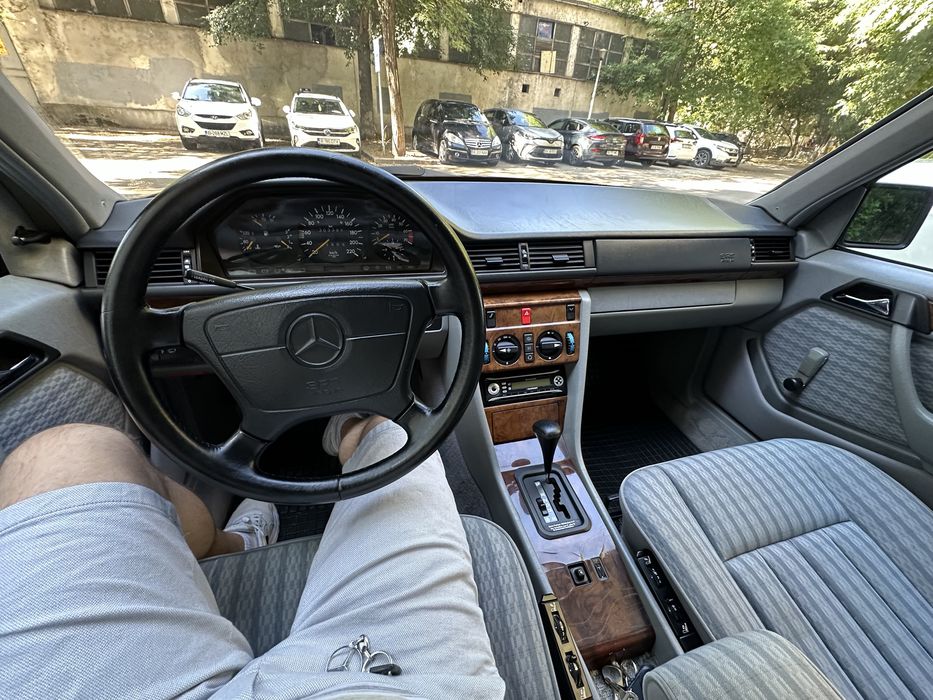 MERCEDES-BENZ E-Class 1991 — imagine 5