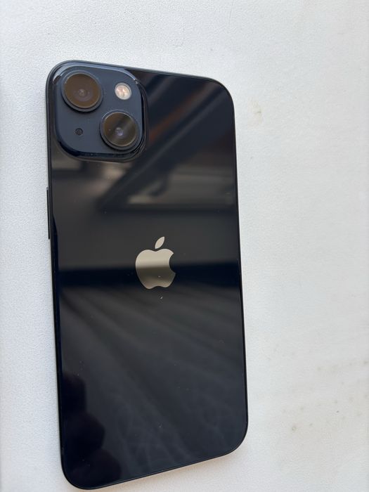 Продам Iphone 13