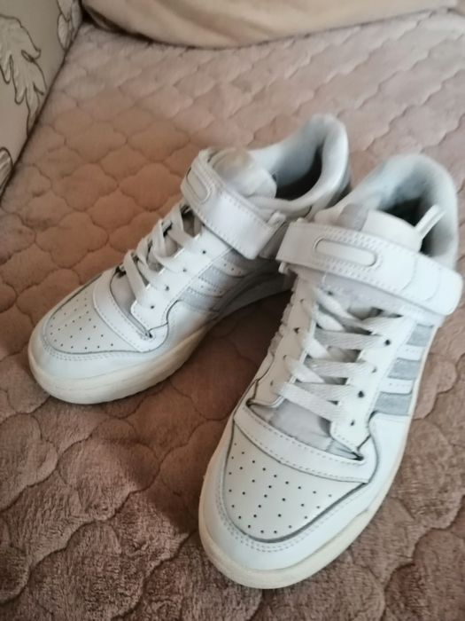 Продам кроссовки adidas