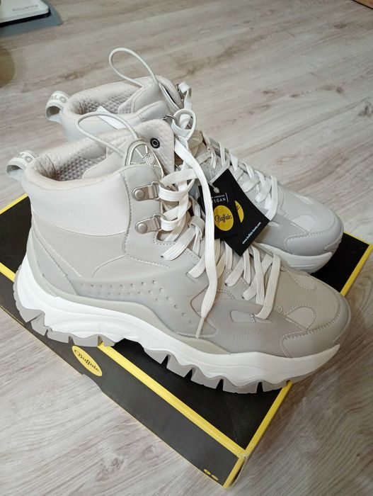 Чисто нови зимни обувки Buffalo