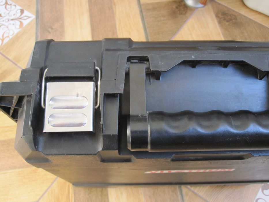 Продавам винтоверт  DEWALT DC 756 с батерии Li-ion 2.5 Ah