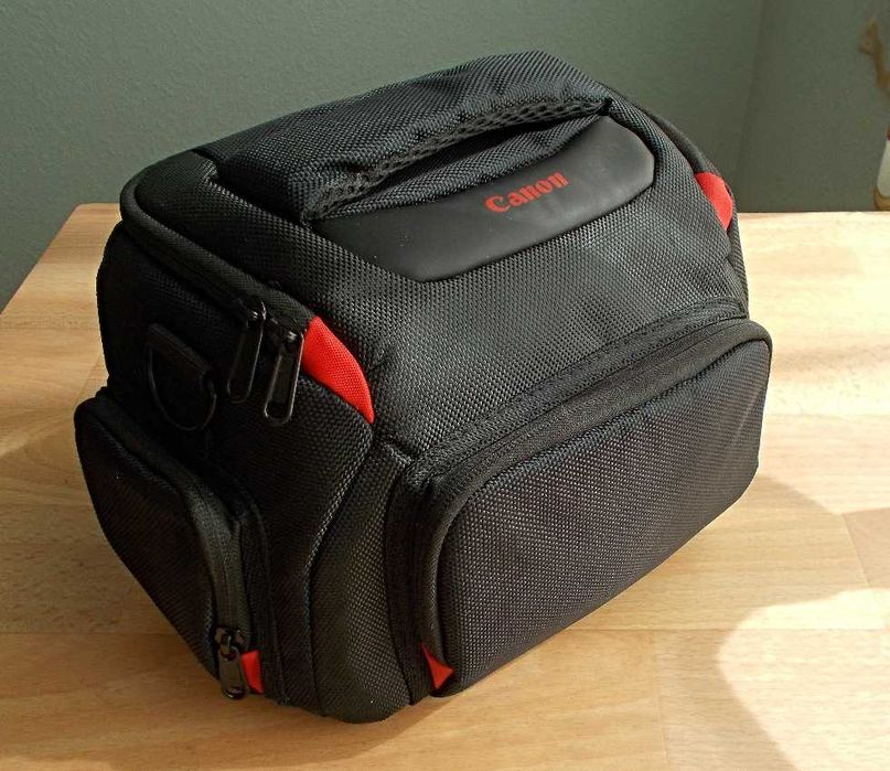 Фотоапарат Panasonic Lumix FZ-50. С принадлежности, фото-чантичка и статив. Мн. добър