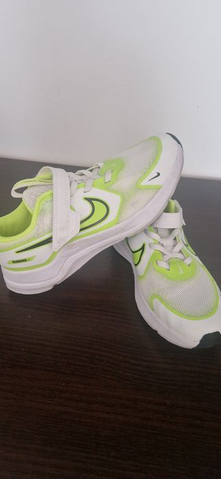 Adidasi Nike panza
