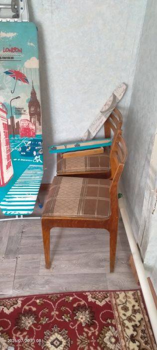 Стол в гостиную, стол в кухню, письменный стол