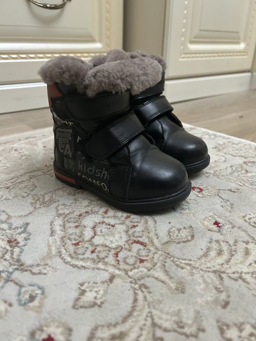 Срочно продам зимние ботинки для мальчика