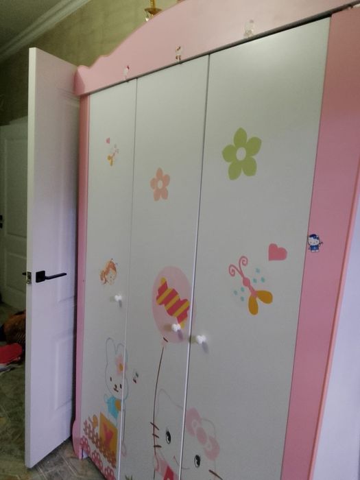 Продам шкаф кравать и стол