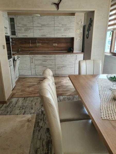 Дава се под наем Двустаен апартамент в Бургас, Лазур - 65 кв.м за 637.5 € - Снимка #4
