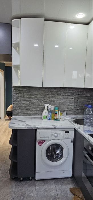 Продается ! Кохонная гарнитиру и дверь