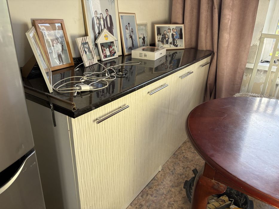 Продам кух гарнитур в хорошем  состоянии