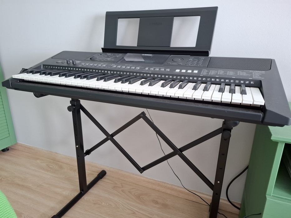 Yamaha PSR-E463 orga/clapa + stativ