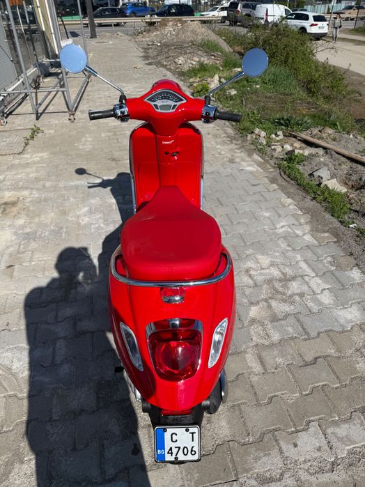 Vespa Prima Vera RED 50