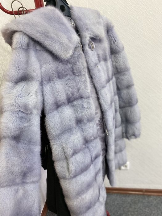 Шуба ( голубая норка)