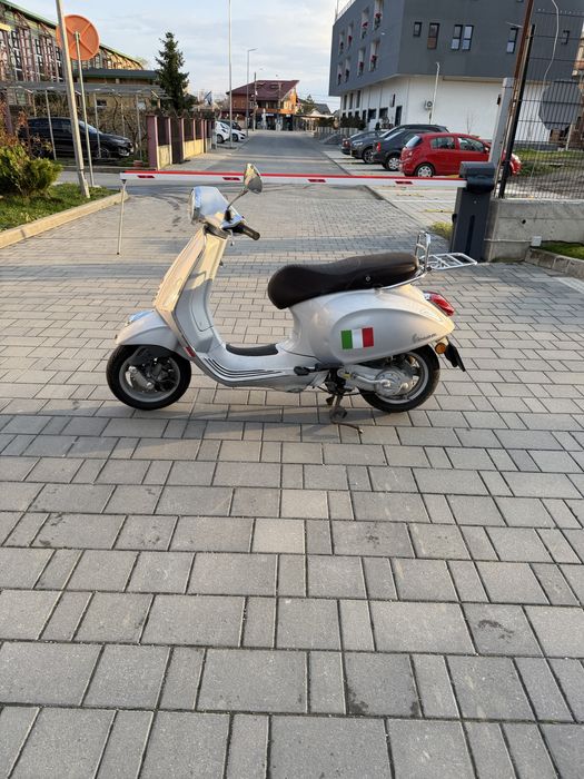 Vespa primavera se conduce fara permis
