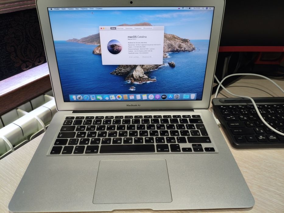 Продам MacBook air 2012
