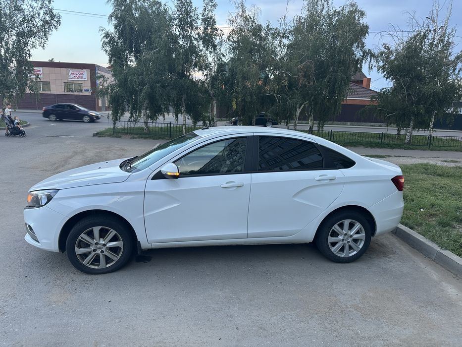 Продам автомобиль Lada Vesta