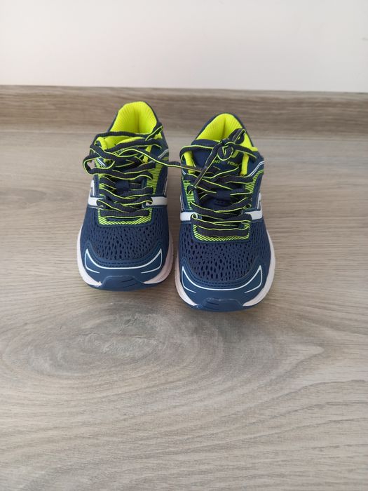 Adidași mărimea 28