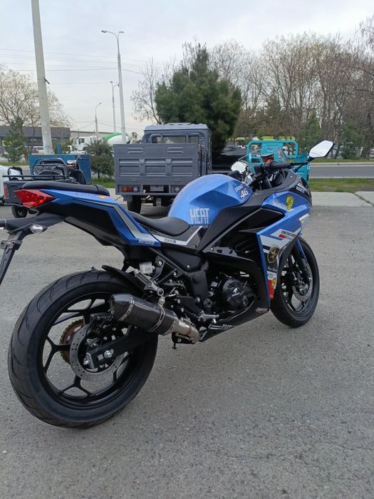 Yamaha r3 250cc в черно/синем окрасе