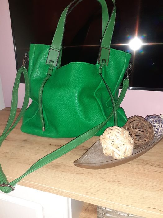 Дамска чанта в зелено