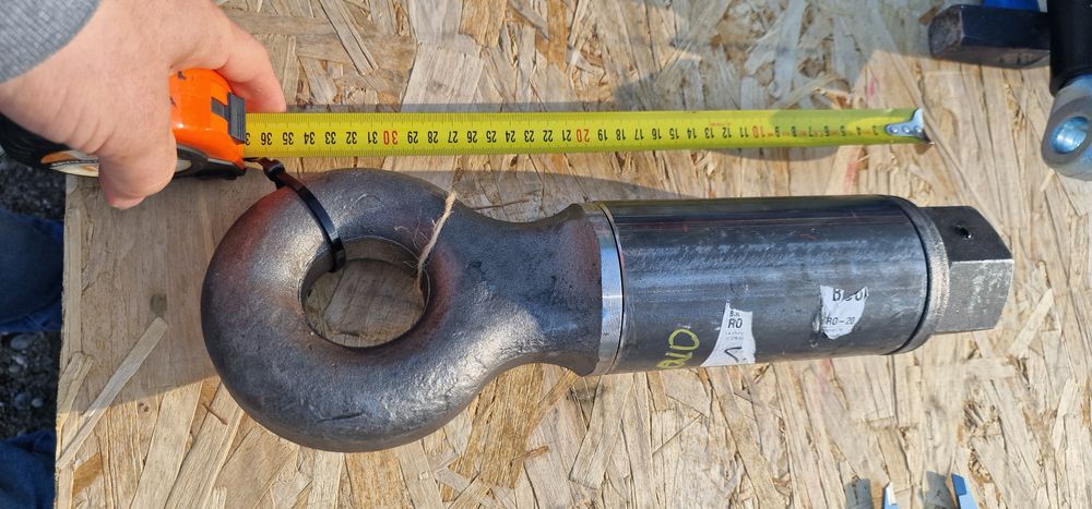 Ochet remorca 25 tone  remorcare  rotativ cu bucsa preț 850 lei se poa