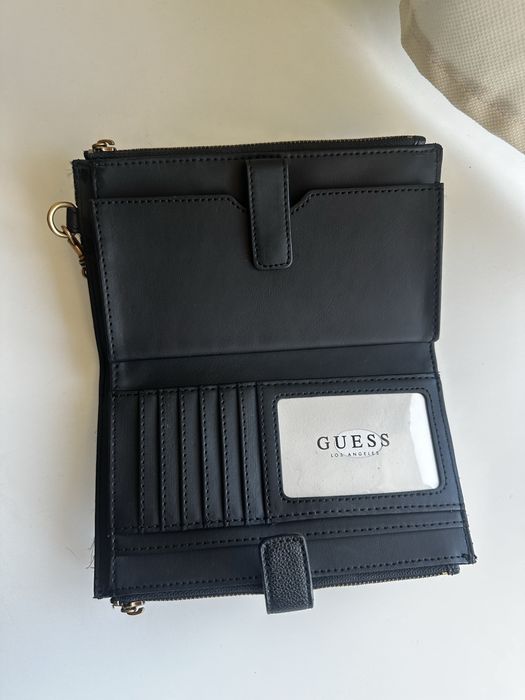Нов оригинален клъч Guess